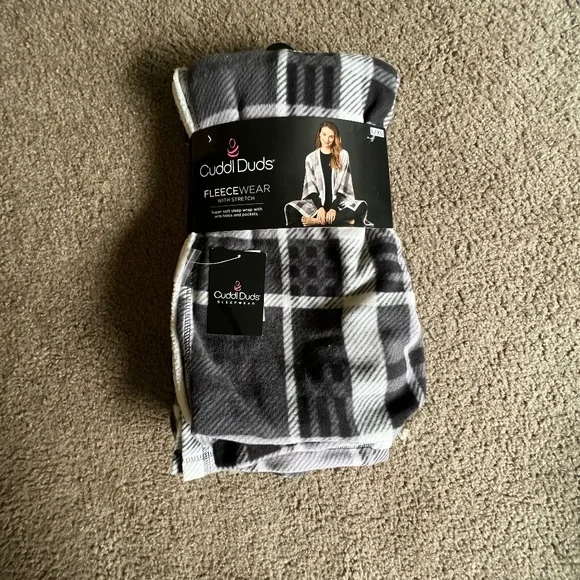Cuddl Duds Bedding Cuddl Duds Fleece Blanket In A Size Lxl Poshmark